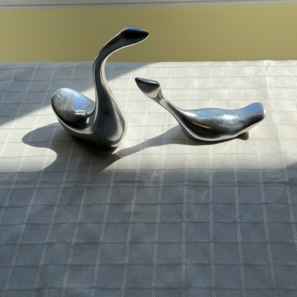 Pair of Hoselton Swans